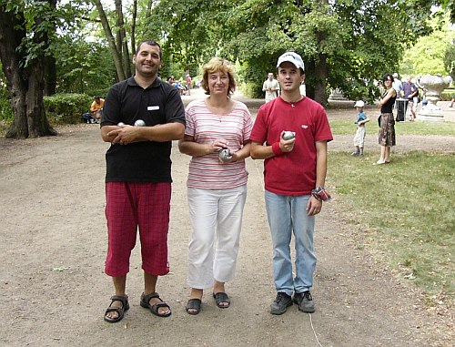 Zajmav sloen triplet - Prezident (APEK - Karel Dohnal), Krl (Pavel) a princezna (placovn - Eva Pacasov)